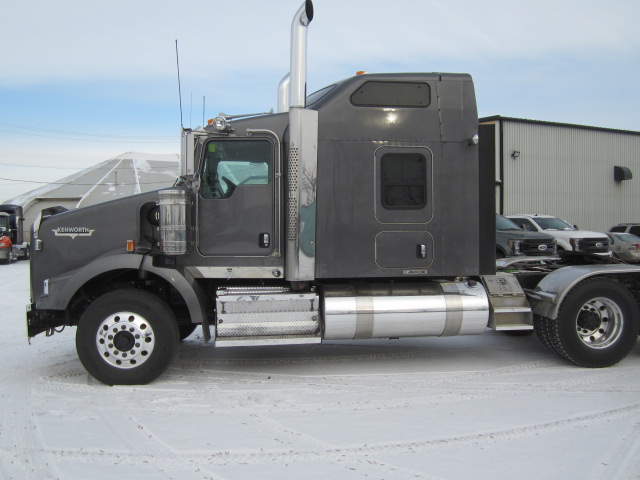 2013 Grey Kenworth